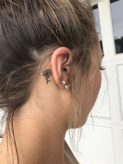 33 Cute Behind The Ear Tattoos You Won Amp 39 T Find Anywhere Tiny Tattoo
