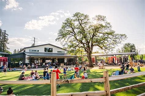 Food Cart Park Family Friendly Food Pod Oak Tree Station Camas Wa