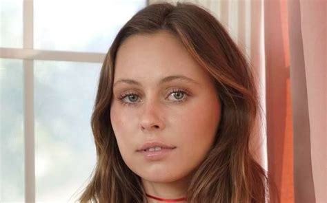 Stella's Naked Artistry: An Intimate Revelation.