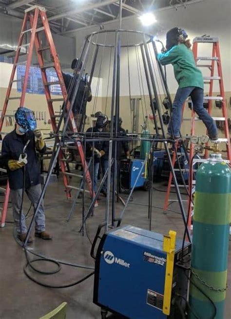 Tech Students Fall Challenge Tree Construction Winona Journal