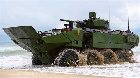 U S Marines New Amphibious Combat Vehicle With 30Mm Cannon Youtube